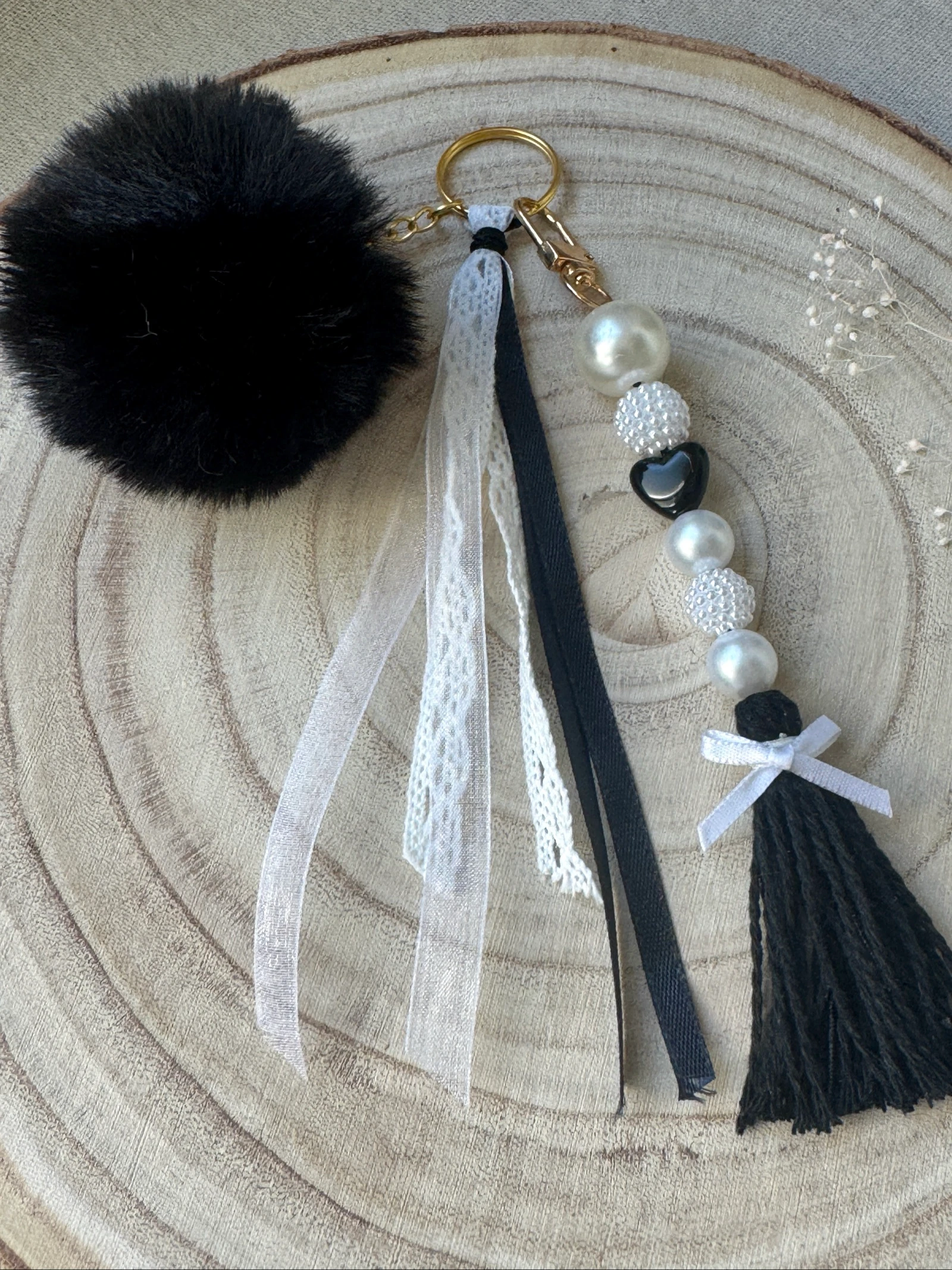 Chaveiro 2 em 1 artesanal – Preto e Branco – photo 3